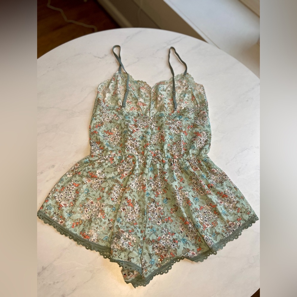 Victoria’s Secret Floral Lace Lingerie Romper in Green Women’s Size Small - Picture 3 of 6